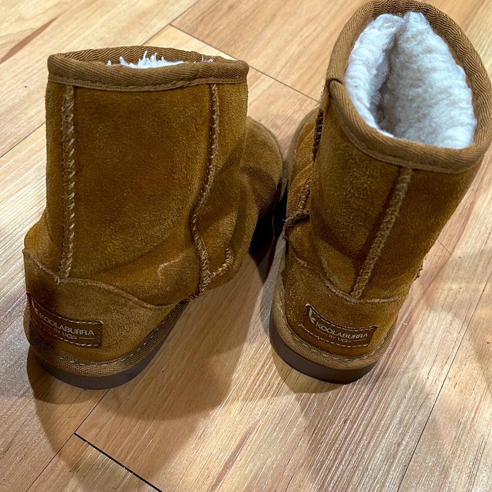 Kookaburra by Ugg kids boots. Size 11 kids